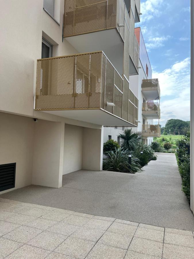 Résidence neuve le K 10 mn gare, parking , tram Montpellier Exterior foto
